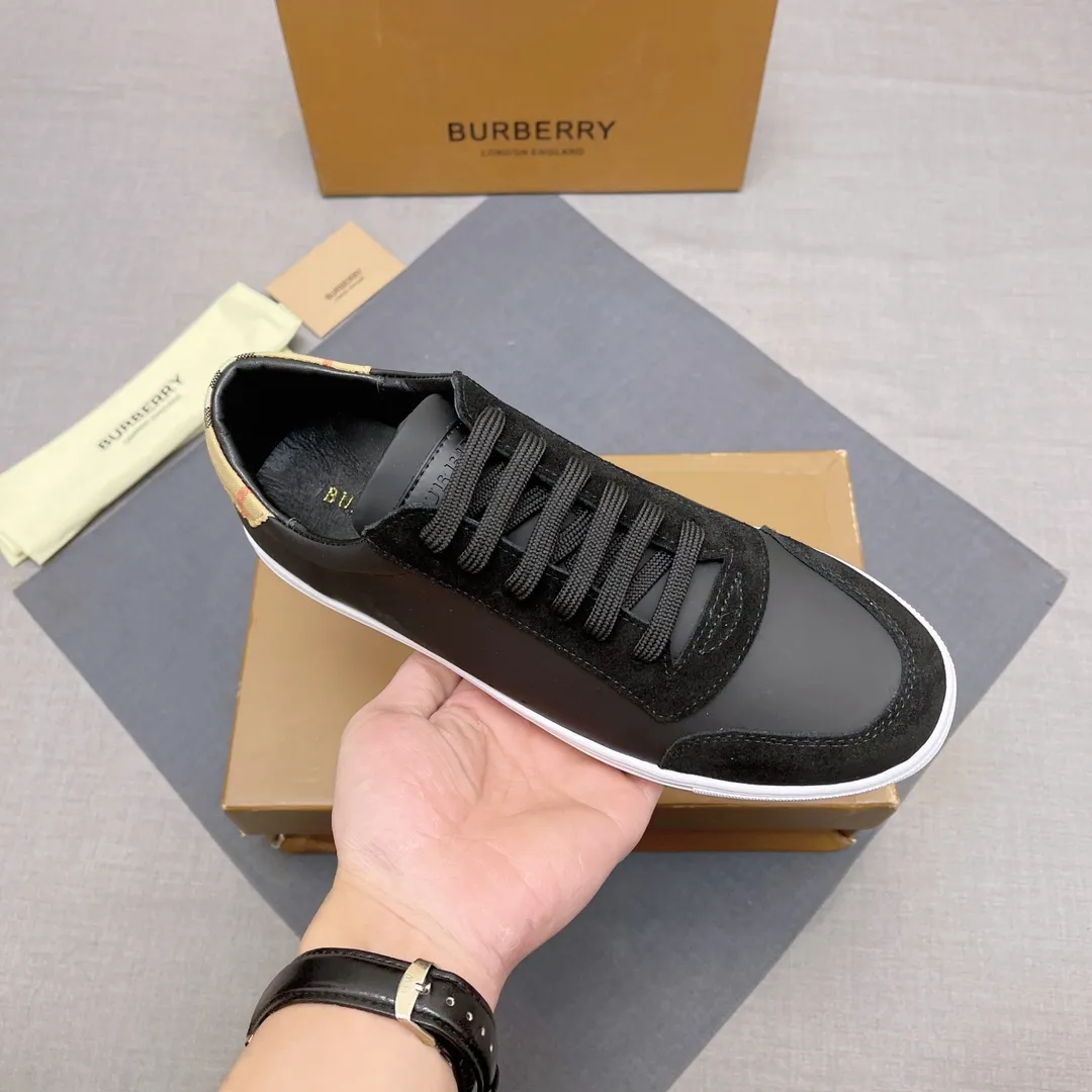 p380 【Burberry】Burberry’s new men’s casual shoes! Classic striped cloth paired with imported first-layer silk calfskin and high-mercerized nubuck leather. Real sheepskin lining is very comfortable. Original outsole. Two-color selection, details determine quality. Welcome to compare. Size: 38-44 No. 019